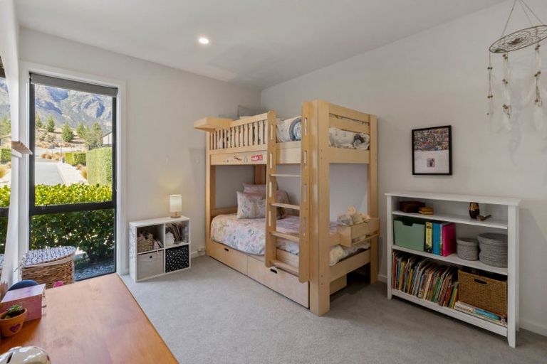 Photo of property in 7 Kotuku Lane, Jacks Point, Queenstown, 9371