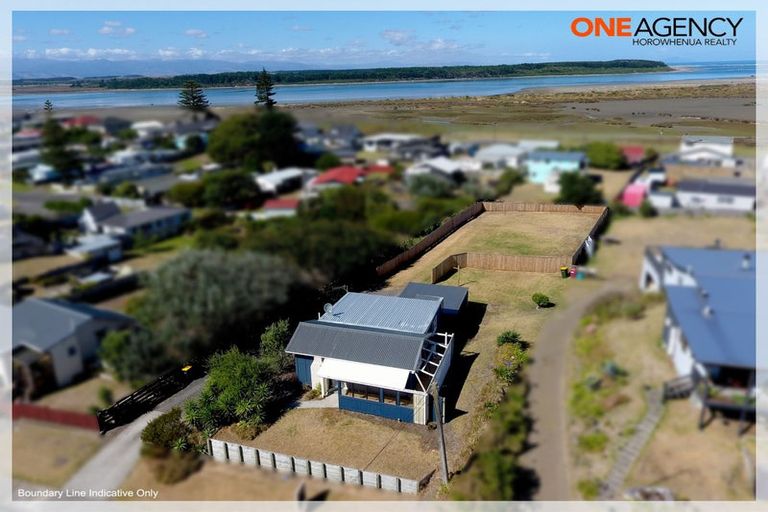 Photo of property in 120 Seabury Avenue, Foxton Beach, Foxton, 4815