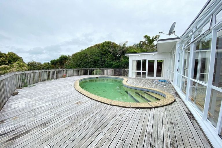 Photo of property in 156 Bleakhouse Road, Mellons Bay, Auckland, 2014