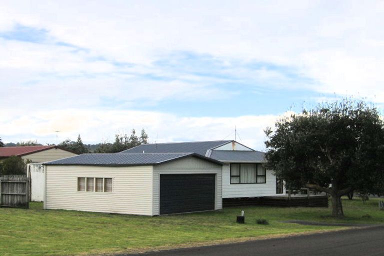 Photo of property in 37 Day Dawn Crescent, Omaha, 0986