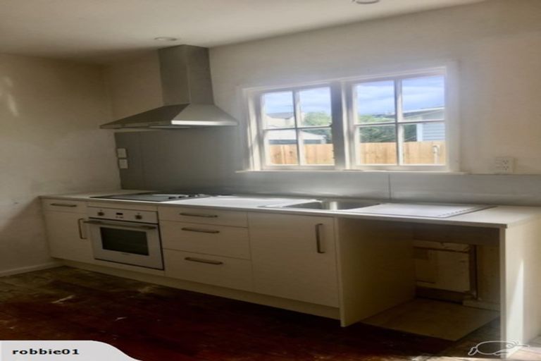 Photo of property in 17 Brockworth Place, Riccarton, Christchurch, 8011