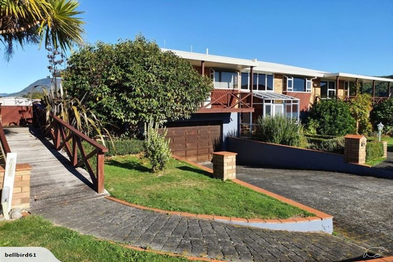 Photo of property in 12 Matai Place, Waikawa, Picton, 7220