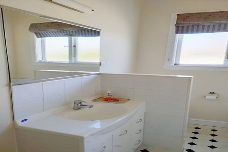 Photo of property in 39 Lincoln Road, Carterton, 5713