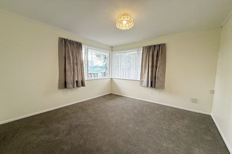 Photo of property in 1/6 Edgewater Drive, Pakuranga, Auckland, 2010