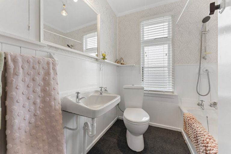 Photo of property in 12 Queen Street, Pahiatua, 4910