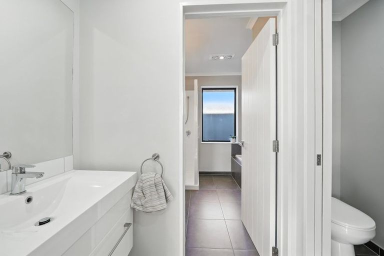 Photo of property in 6 Seaward Street, Pegasus, 7612