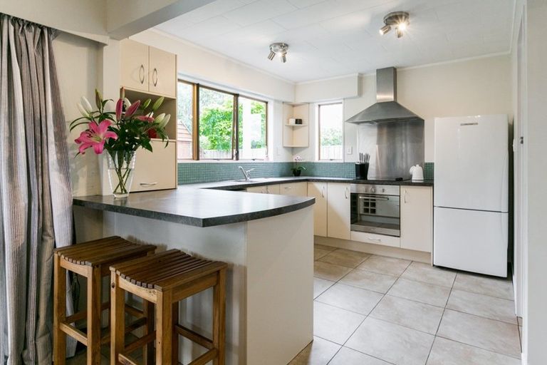 Photo of property in 16 Ngarimu Crescent, Taradale, Napier, 4112