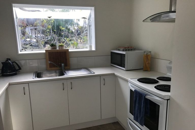 Photo of property in 2/48 Sandgate Avenue, Botany Downs, Auckland, 2010
