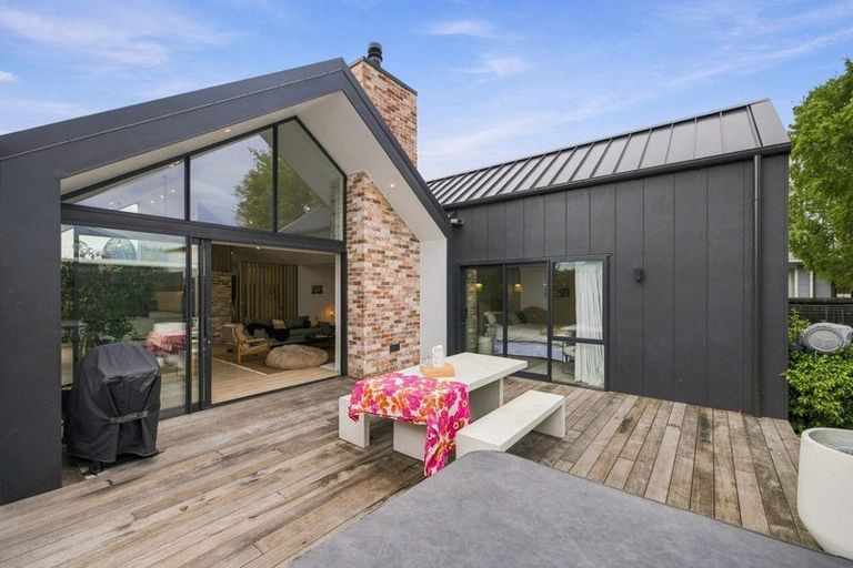 Photo of property in 225 Springfield Road, St Albans, Christchurch, 8014