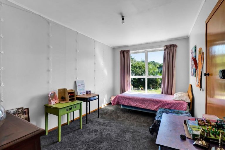 Photo of property in 66 Endeavour Street, Marfell, New Plymouth, 4310