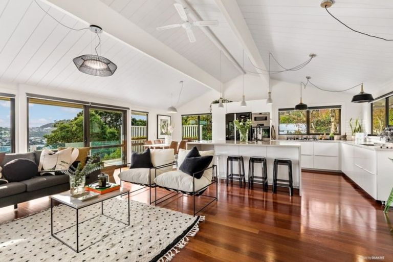 Photo of property in 147 Seatoun Heights Road, Miramar, Wellington, 6022