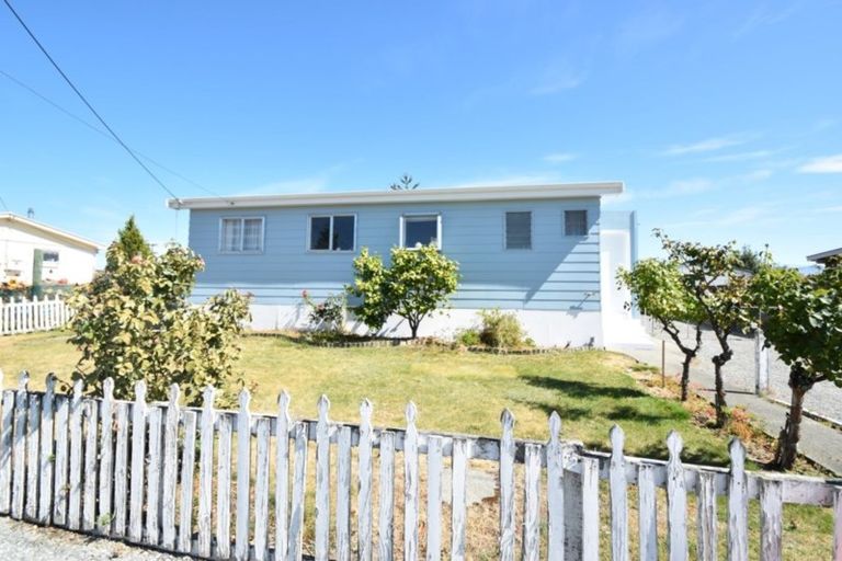 Photo of property in 1 Hopkins Road, Twizel, 7901