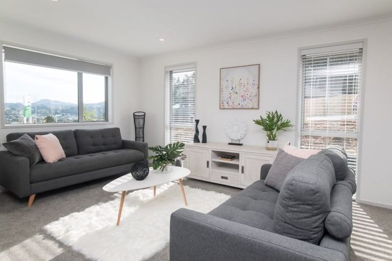 Photo of property in 25 Vogwill Road, Kumeu, 0810