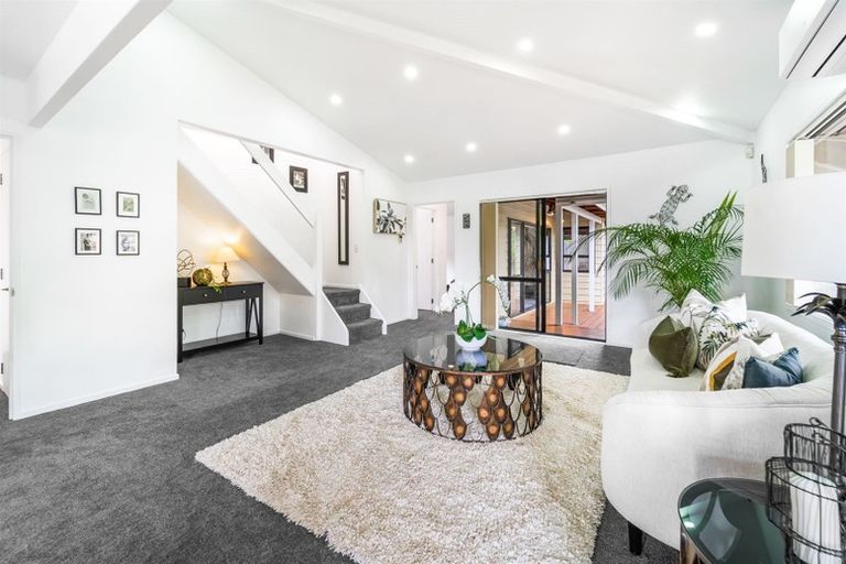 Photo of property in 10 Penguin Drive, Murrays Bay, Auckland, 0630