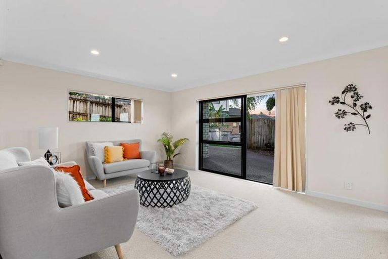 Photo of property in 64 San Valentino Drive, Henderson, Auckland, 0612