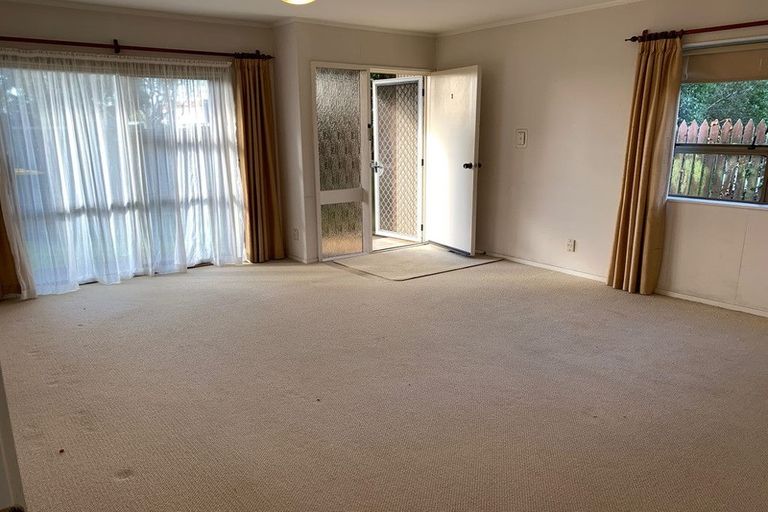Photo of property in 1/63 Butley Drive, Farm Cove, Auckland, 2012