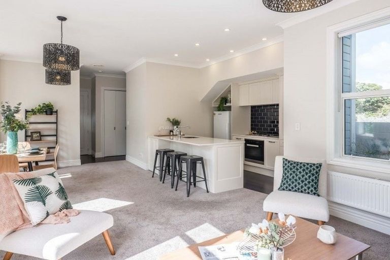 Photo of property in 51 Tinakori Road, Thorndon, Wellington, 6011