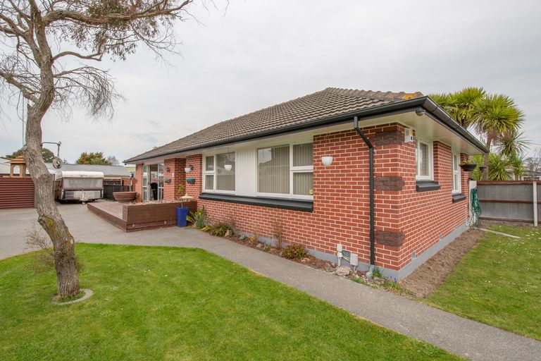 Photo of property in 4 Eglinton Street, Avondale, Christchurch, 8061