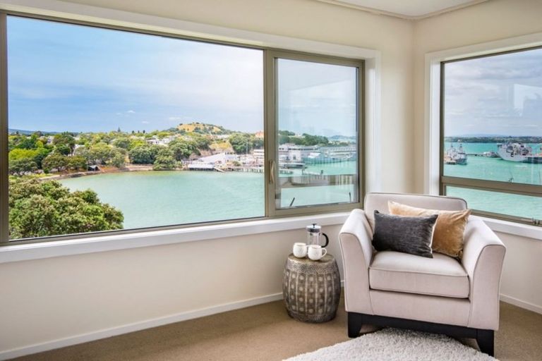 Photo of property in 31a Stanley Point Road, Stanley Point, Auckland, 0624