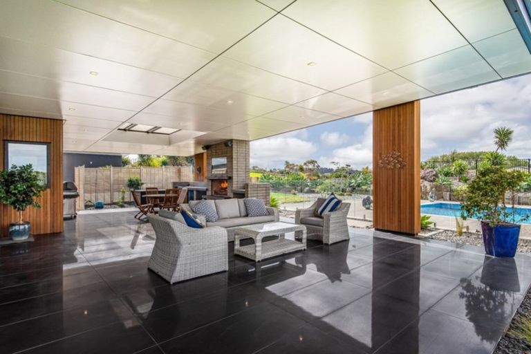 Photo of property in 14 Tuparekura Road, South Head, Helensville, 0874