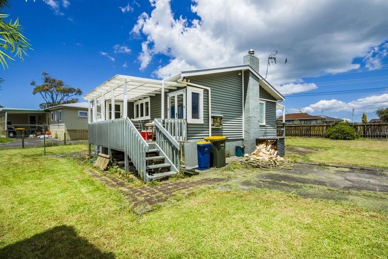 Photo of property in 134 Chivalry Road, Glenfield, Auckland, 0629