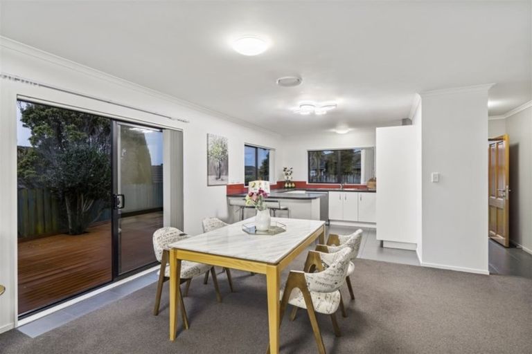 Photo of property in 10 Bokeen Lane, Flat Bush, Auckland, 2019
