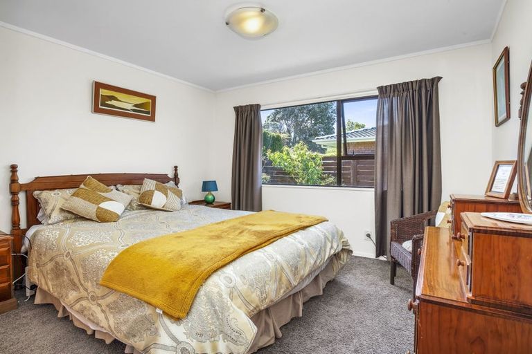 Photo of property in 21a Rosebank Grove, Waikanae, 5036