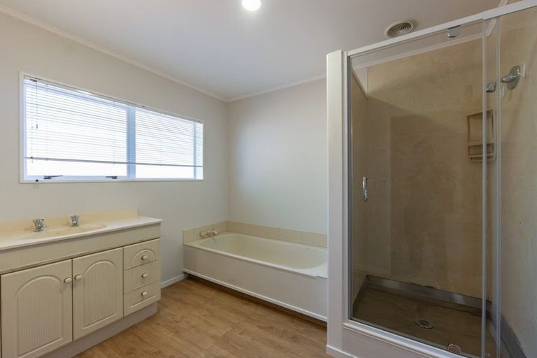 Photo of property in 9 Hilton Road, St Andrews, Hamilton, 3200