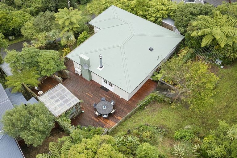 Photo of property in 5 Richmond Hill, Glenside, Wellington, 6037