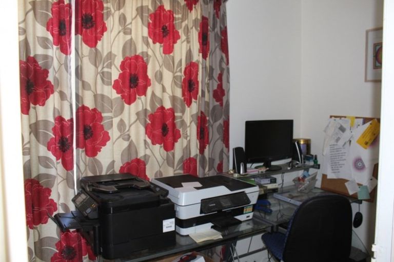 Photo of property in 16 Grant Street, Dannevirke, 4930