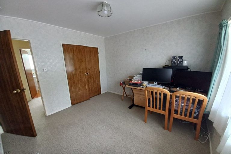 Photo of property in 15 La Perouse Street, Botany Downs, Auckland, 2010