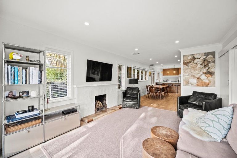 Photo of property in 4 Humariri Street, Point Chevalier, Auckland, 1022