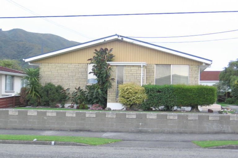 Photo of property in 18a Porutu Street, Fairfield, Lower Hutt, 5011