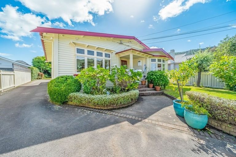 Photo of property in 19 Burnside Street, Waterloo, Lower Hutt, 5011