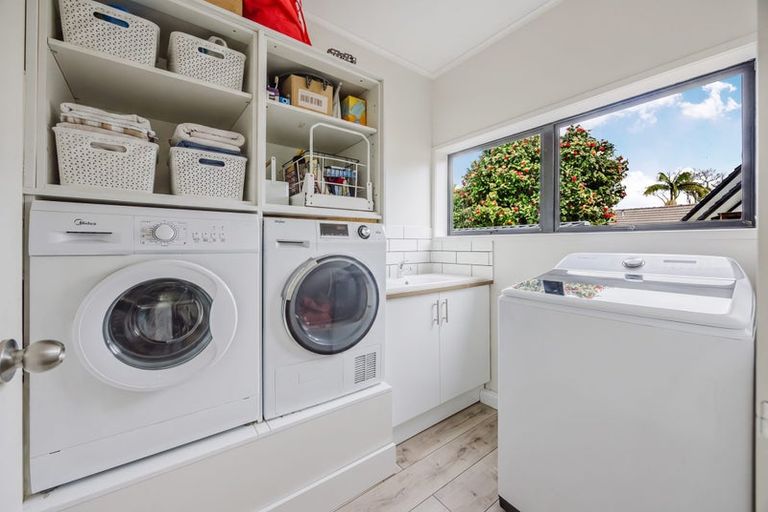Photo of property in 168 Walter Strevens Drive, Conifer Grove, Takanini, 2112