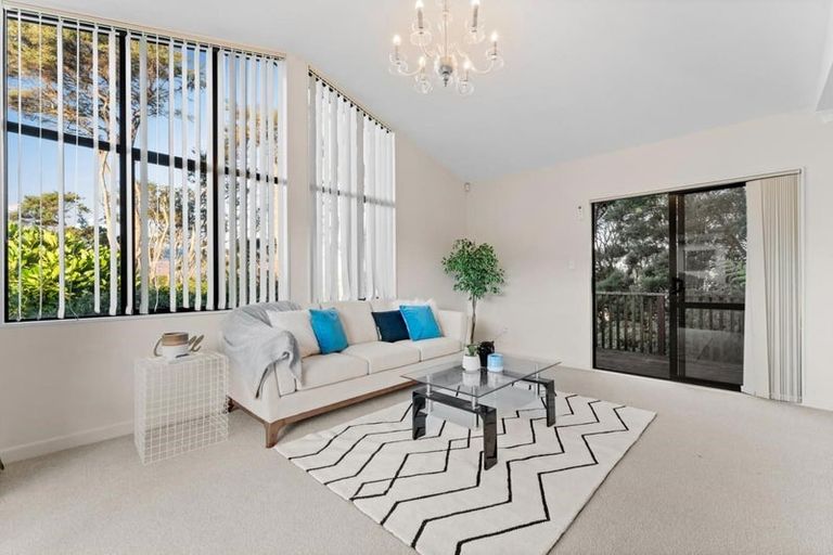 Photo of property in 64 San Valentino Drive, Henderson, Auckland, 0612