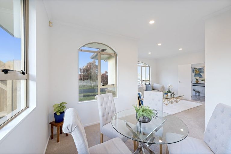 Photo of property in 38 Semillon Avenue, Henderson, Auckland, 0612