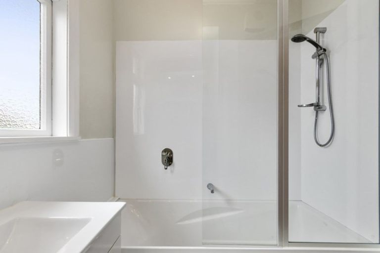 Photo of property in 142 Waiwhetu Road, Waterloo, Lower Hutt, 5011