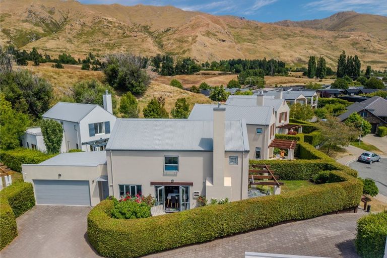 Photo of property in 9 Meadowbrook Place, Wanaka, 9305