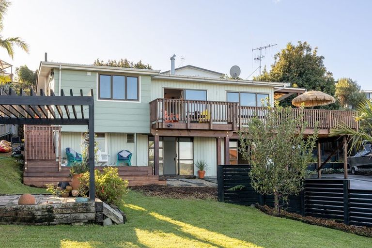 Photo of property in 26 Omokoroa Road, Omokoroa, 3114