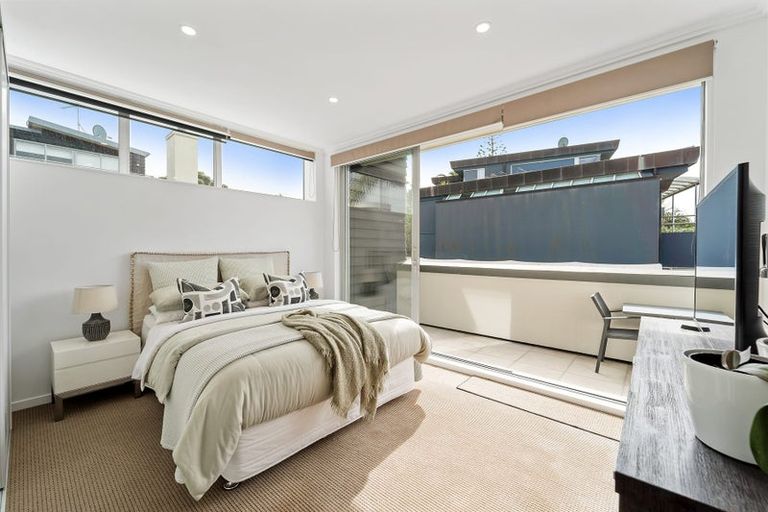 Photo of property in 33a Churchill Road, Murrays Bay, Auckland, 0630