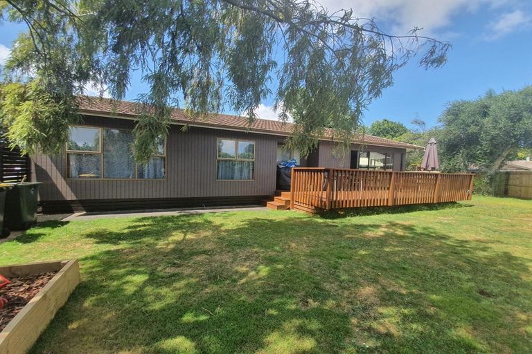 Photo of property in 9 Kirrama Place, Conifer Grove, Takanini, 2112