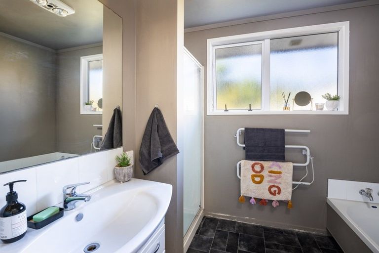 Photo of property in 6a Shaldon Crescent, Blagdon, New Plymouth, 4310