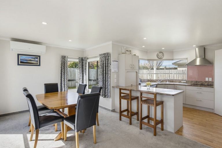 Photo of property in 14 Sunburst Court, Paraparaumu Beach, Paraparaumu, 5032