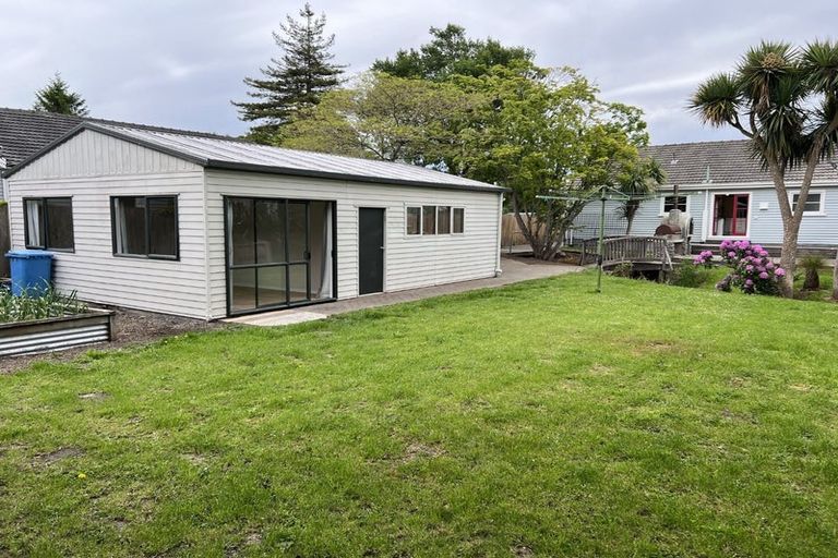 Photo of property in 19 Aorangi Road, Bryndwr, Christchurch, 8053