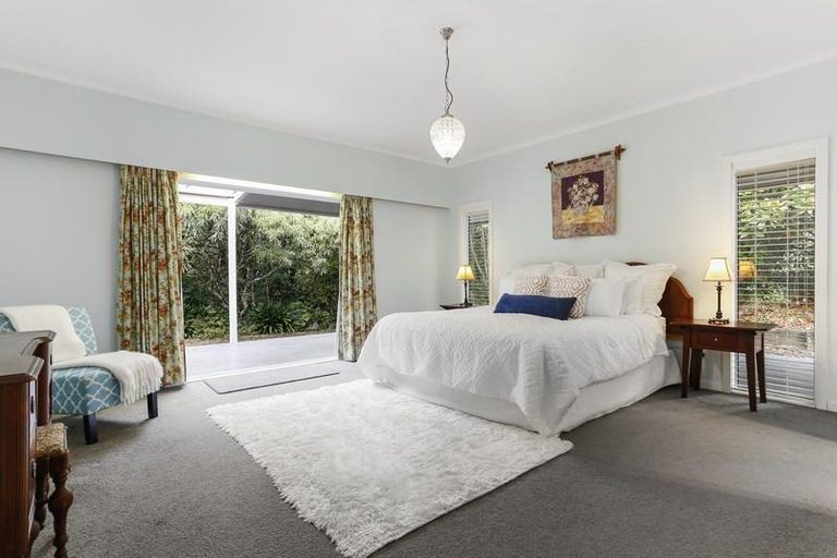 Photo of property in 249 Forest Hill Road, Waiatarua, Auckland, 0612