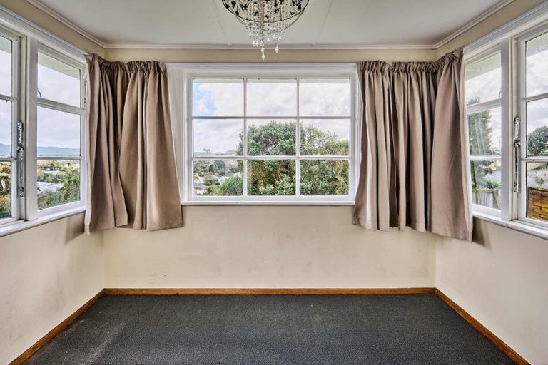 Photo of property in 14 Cumberland Grove, Cannons Creek, Porirua, 5024