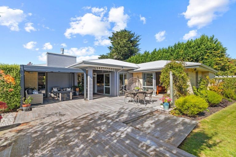 Photo of property in 28 Wilkinsons Road, Harewood, Christchurch, 8051