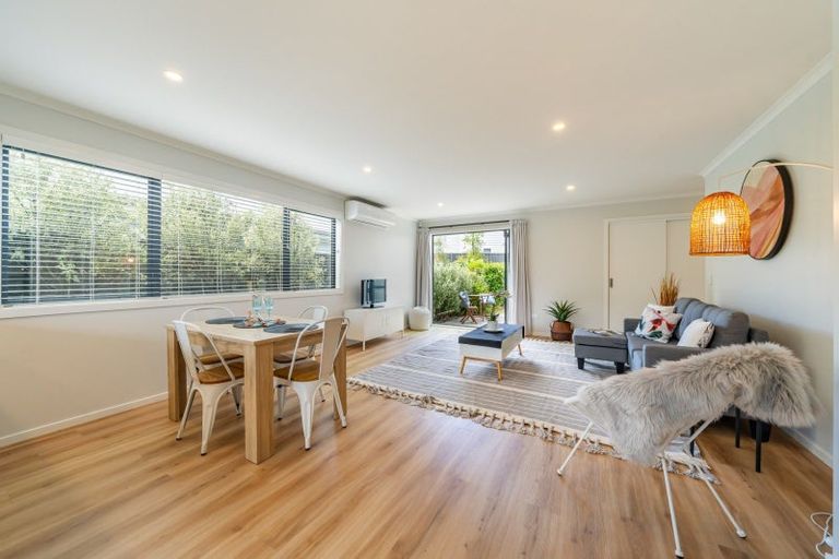 Photo of property in 6 Pateke Drive, Kenepuru, Porirua, 5022