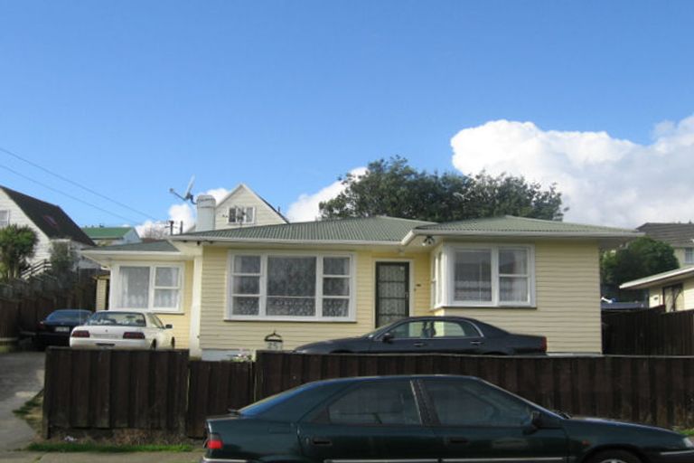 Photo of property in 25 Levant Street, Cannons Creek, Porirua, 5024